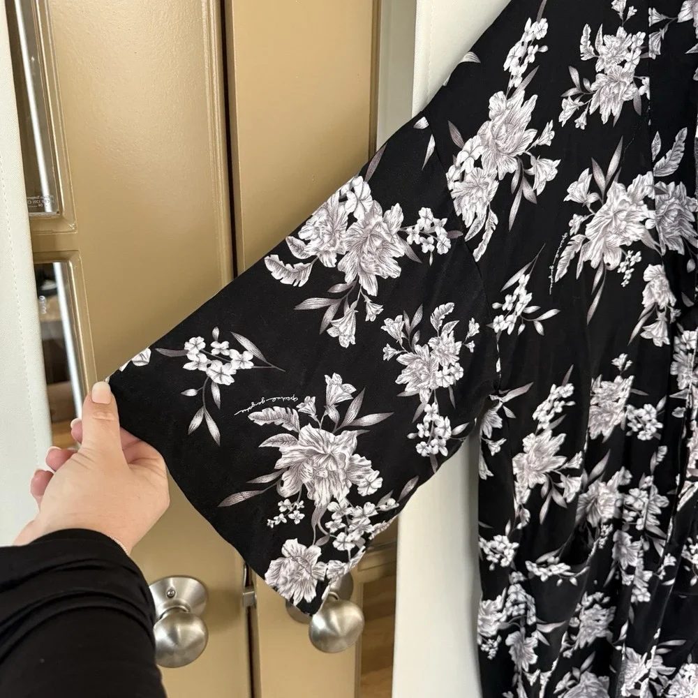 Spiritual Gangster Womens‎ One Size Floral Maya Kimono Robe Cover Up
